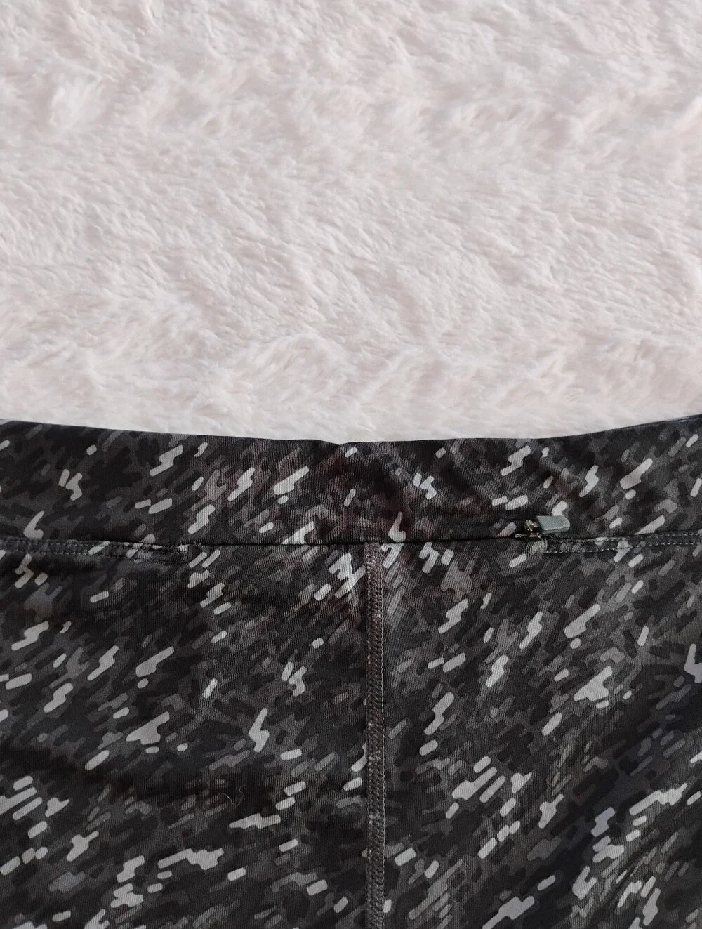 Nike Dri-Fit Black & Gray Pattern Capri Leggings